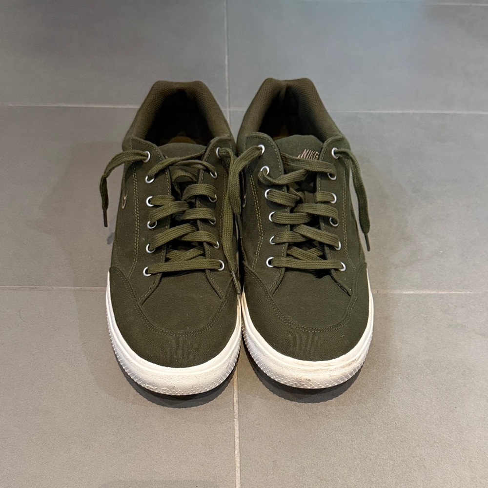 Nike Men's Dark Green Canvas Sneakers
